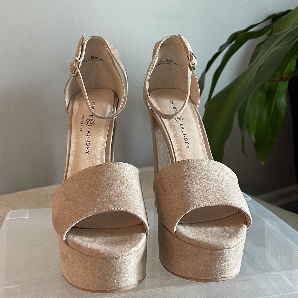 Platform Sandals - Picture 3 of 6